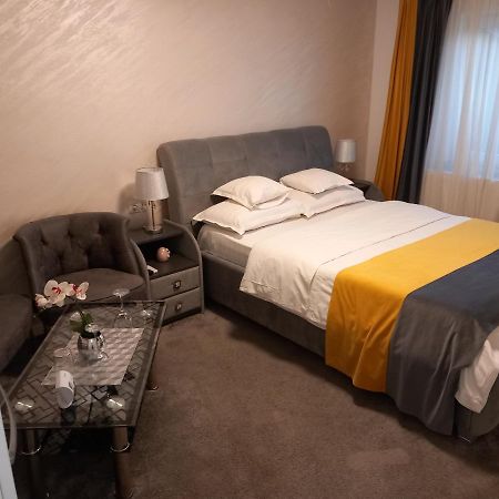 Vila Davison Târgu Jiu Eksteriør billede