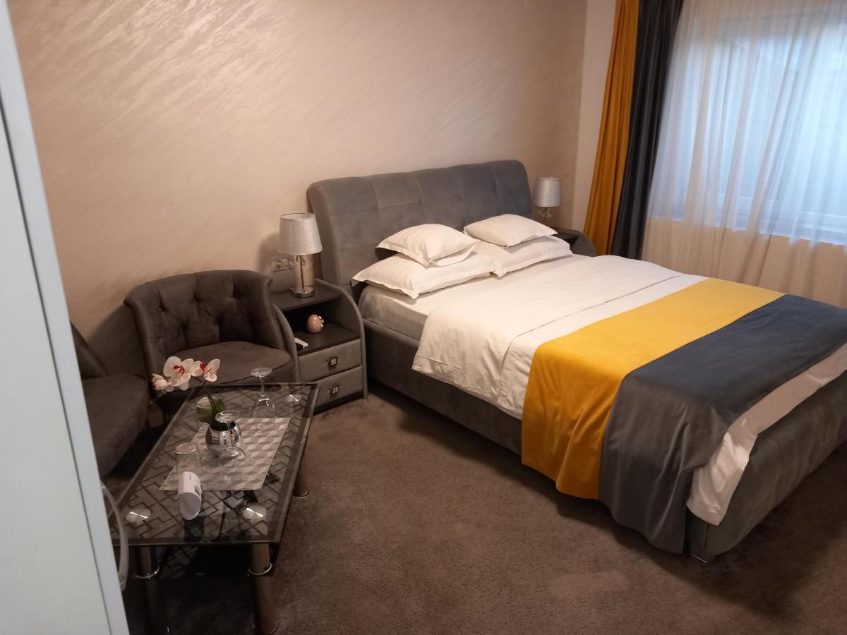 Vila Davison Târgu Jiu Eksteriør billede